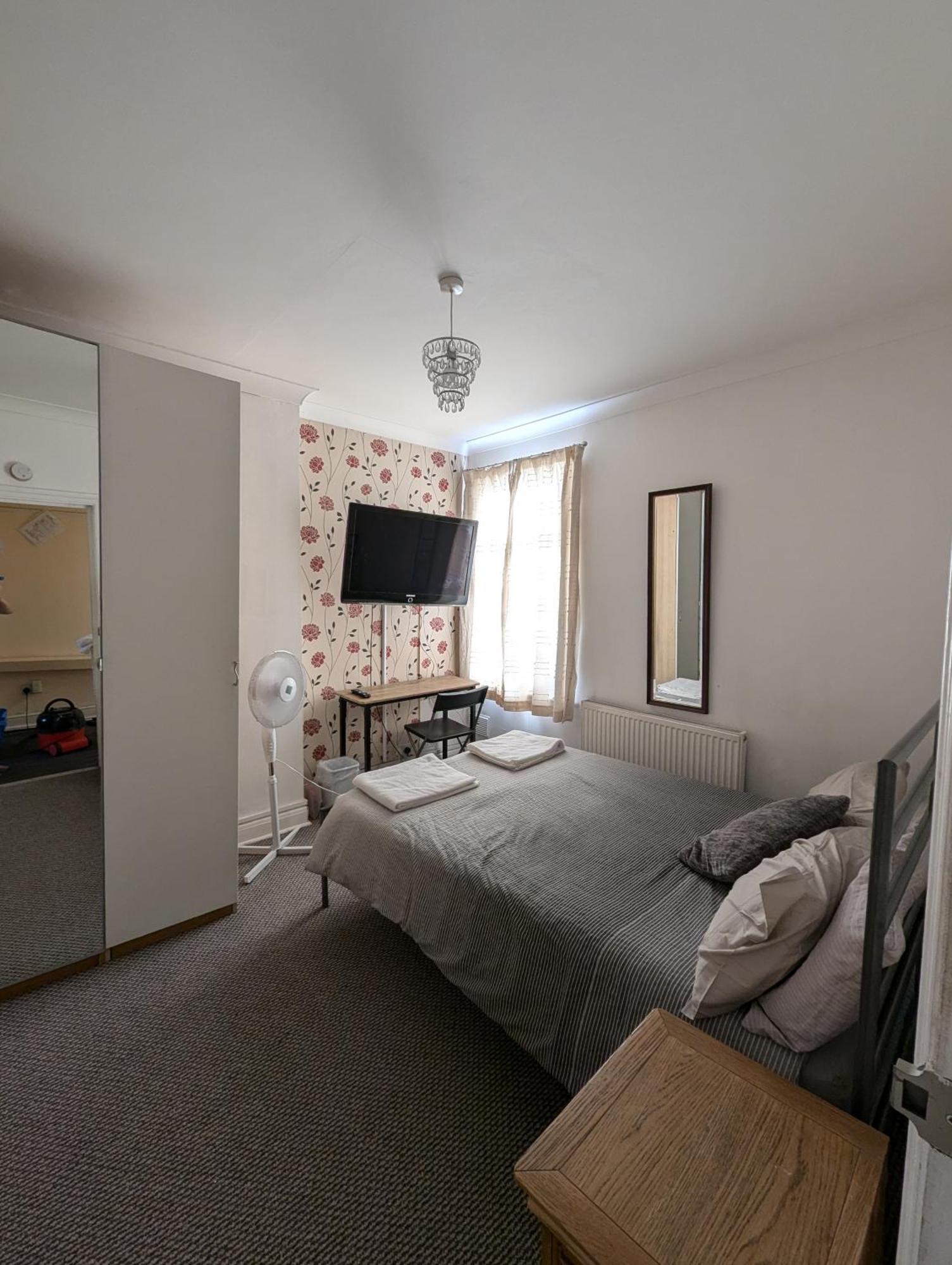 Apartmán 3 Portland Road Southall Exteriér fotografie